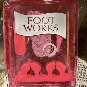 Avon Foot Works Foot Care Kit NIB